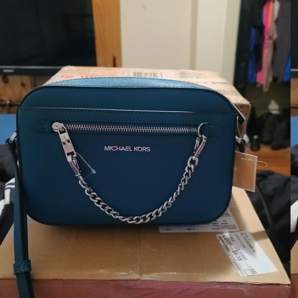 Michael Kors Jet Set Crossbody- NWT
